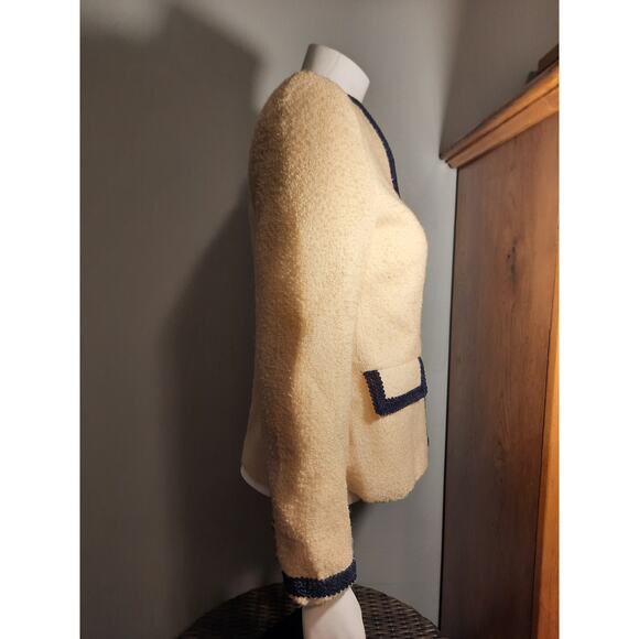 VINTAGE Woolmark Cream Wool Bouclé Jacket w/ Navy Trim & Gold Crest Buttons 10 - Picture 12 of 14